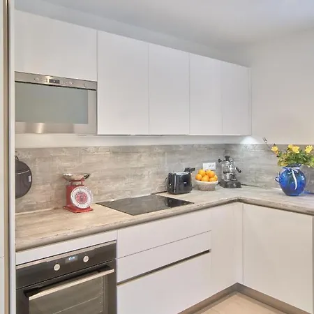 Penthouse & Garden - Luxury * Postal / Burgstall