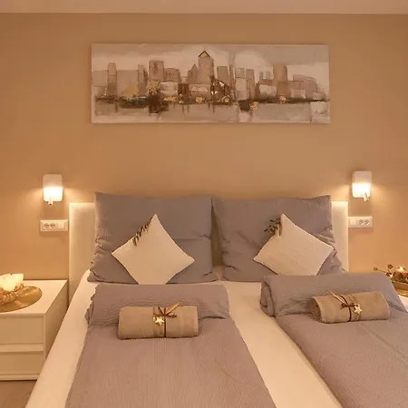 Penthouse & Garden - Luxury Apartment Postal / Burgstall