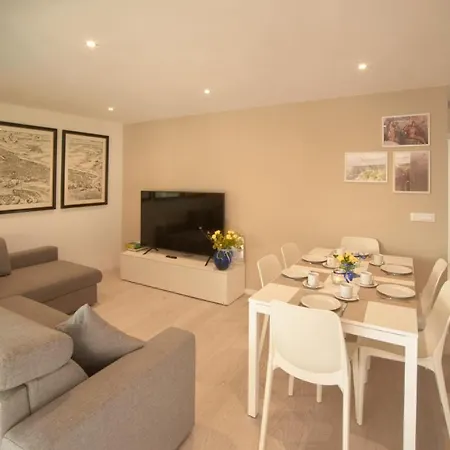 Penthouse & Garden - Luxury * Postal / Burgstall