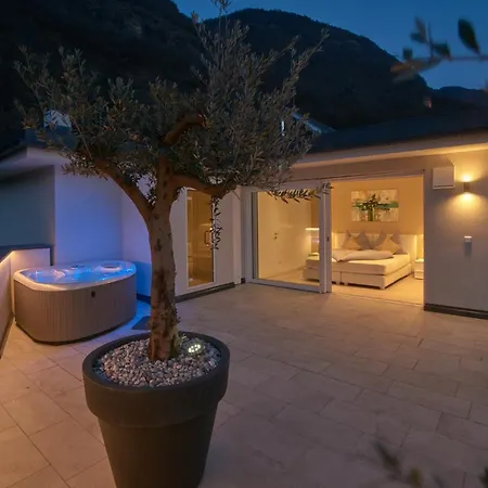 Penthouse & Garden - Luxury Apartment *