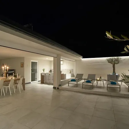 Penthouse & Garden - Luxury * Postal / Burgstall